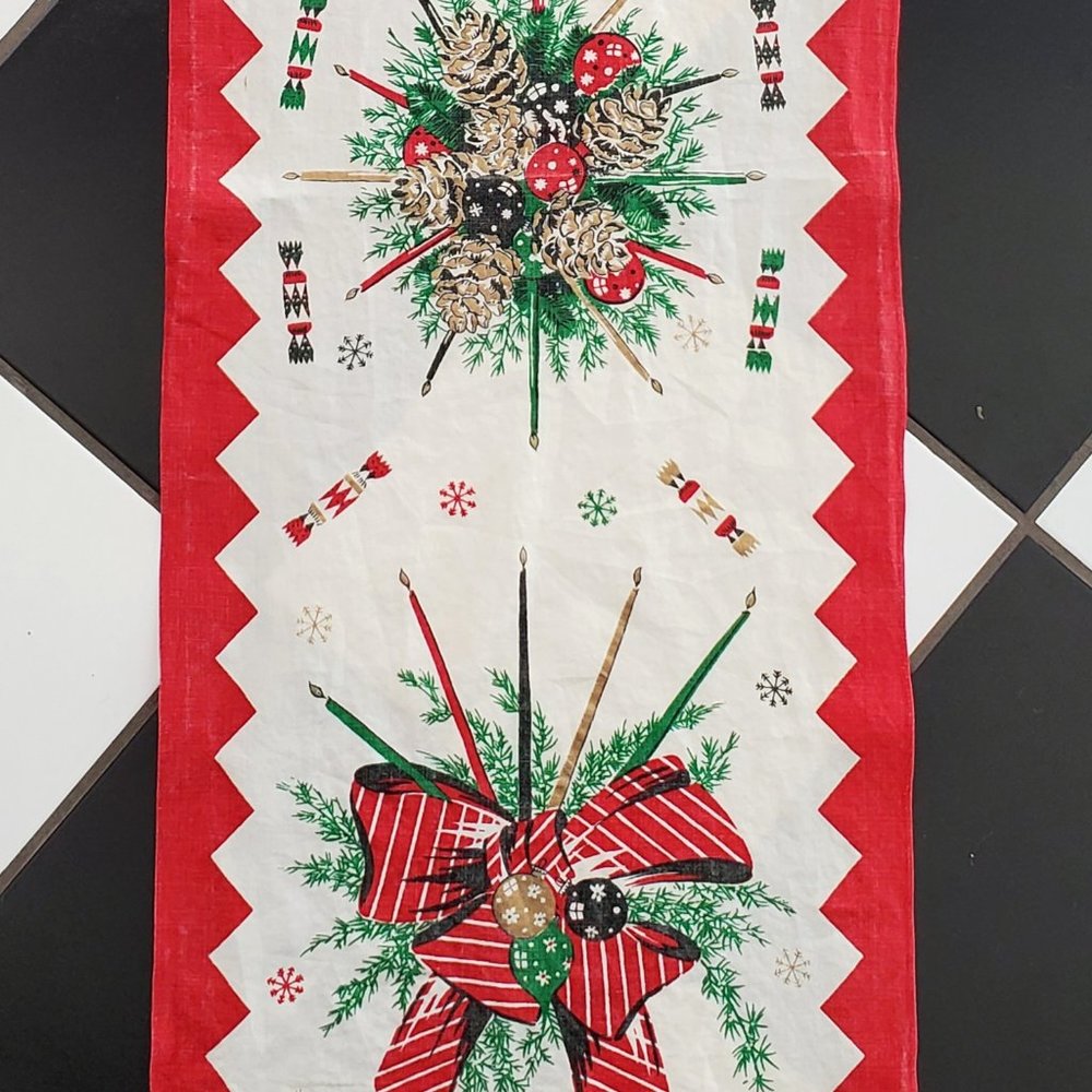 Vintage 1950s Christmas Table Runner
